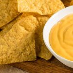 Nachos cu Sos de Brânză / Salsa